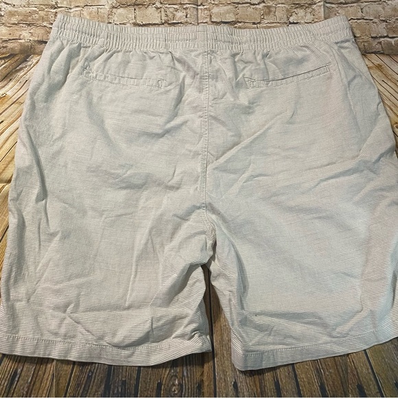 Old Navy Beige White Striped 9 Inch Drawstring Shorts - Picture 3 of 5